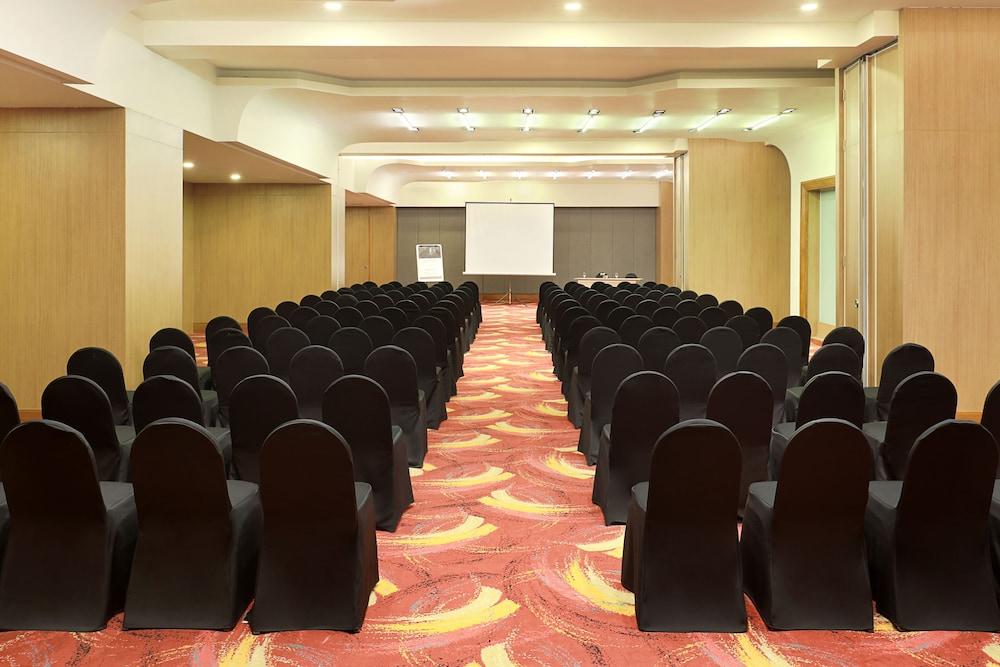 Mercure Bandung Nexa Supratman Екстериор снимка